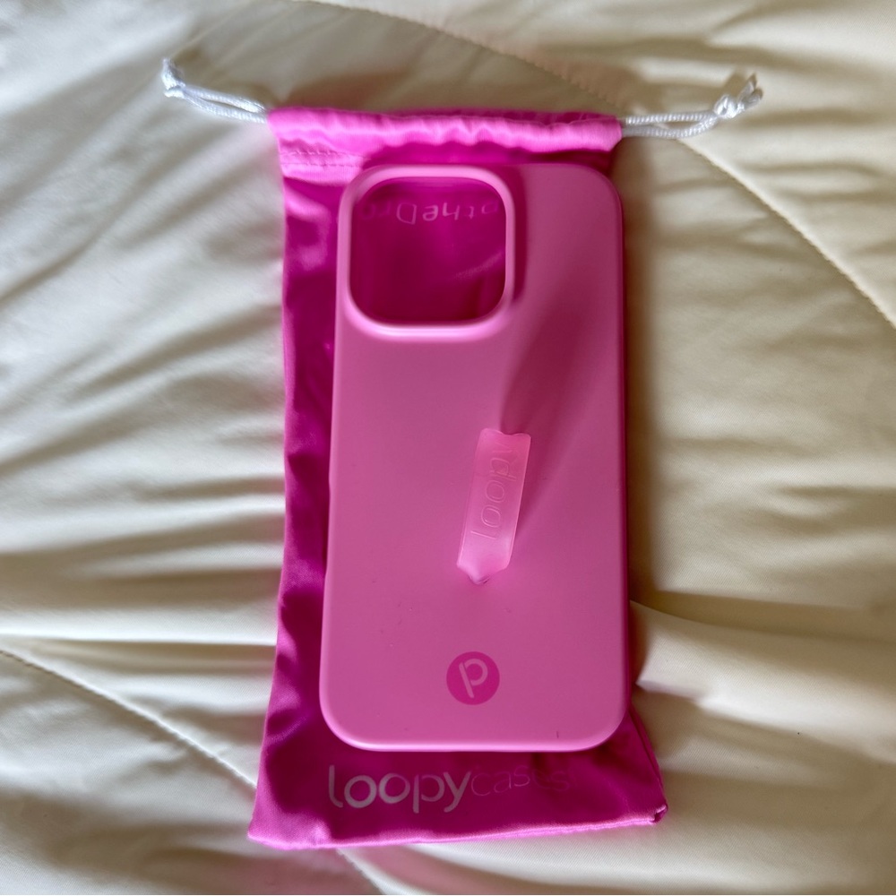 Loopy Case Berry Pink Phone Case iPhone 16 pro LEFTY